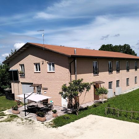 Agriturismo Campi Di Grano 론카데 외부 사진