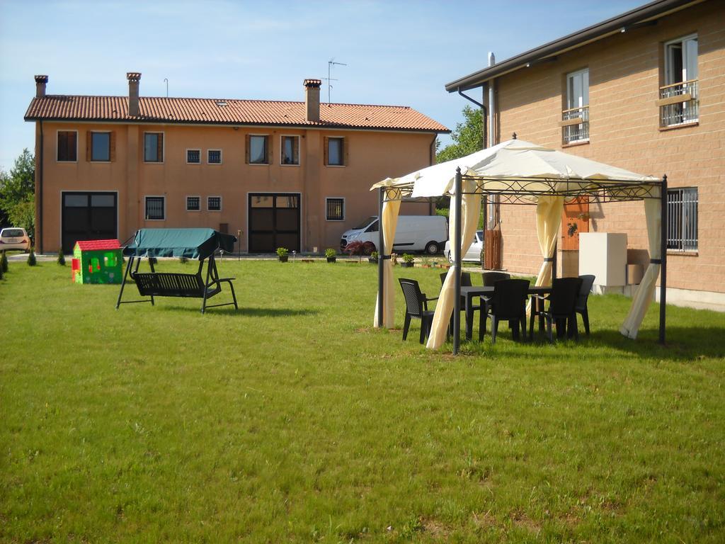 Agriturismo Campi Di Grano 론카데 외부 사진