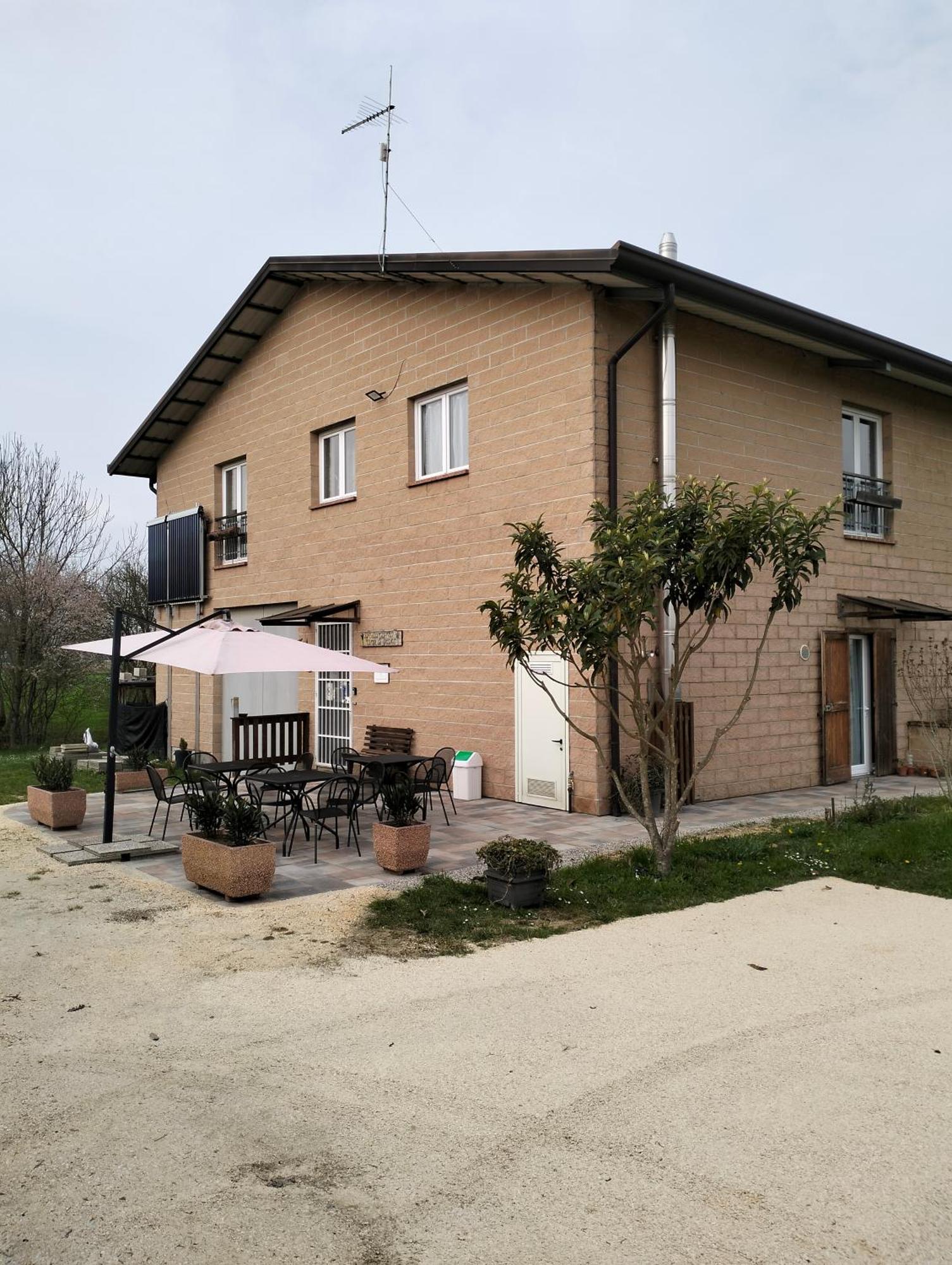 Agriturismo Campi Di Grano 론카데 외부 사진