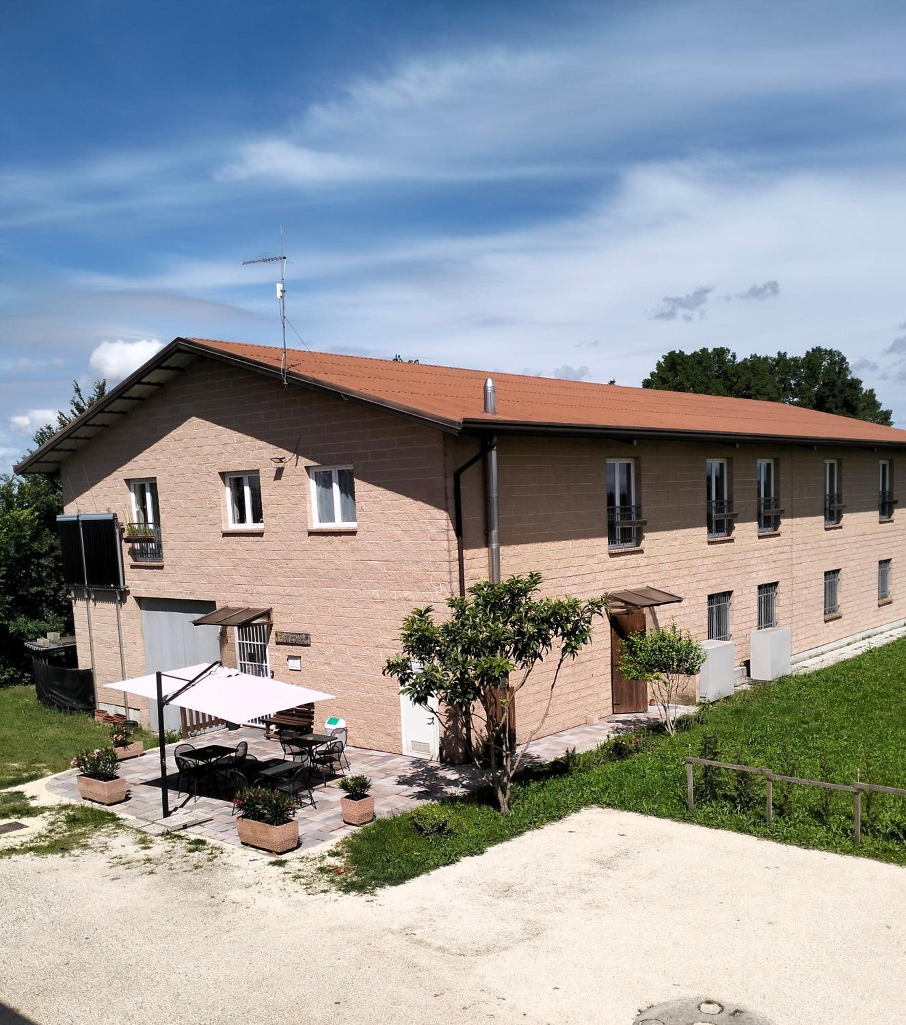 Agriturismo Campi Di Grano 론카데 외부 사진