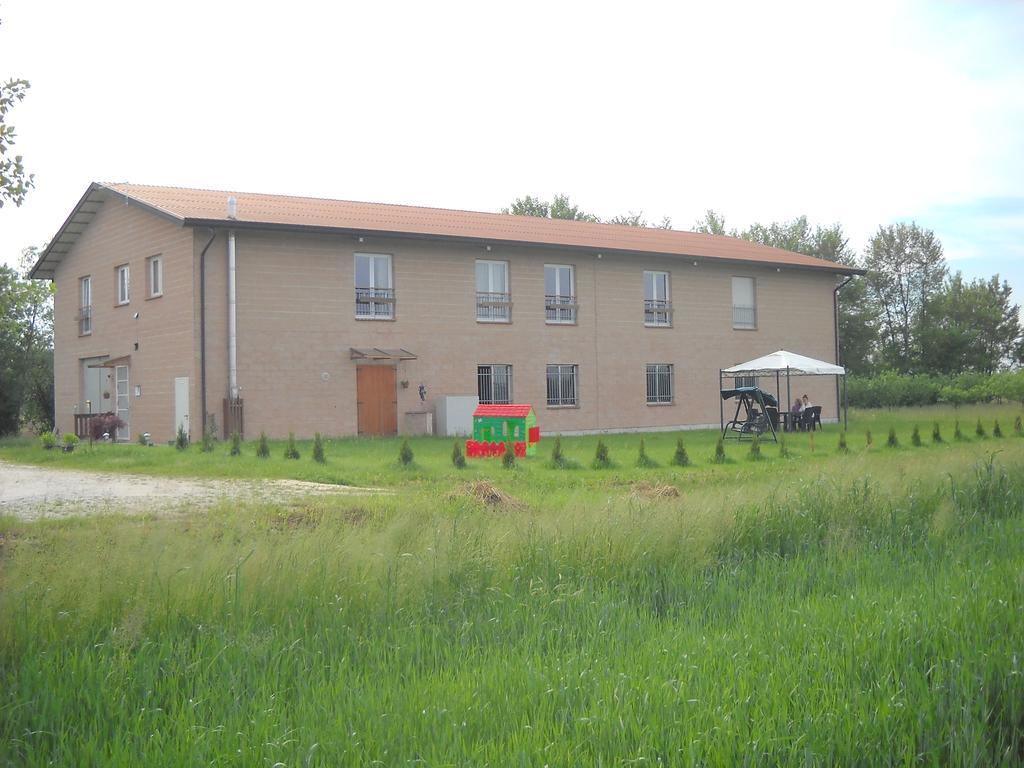 Agriturismo Campi Di Grano 론카데 외부 사진