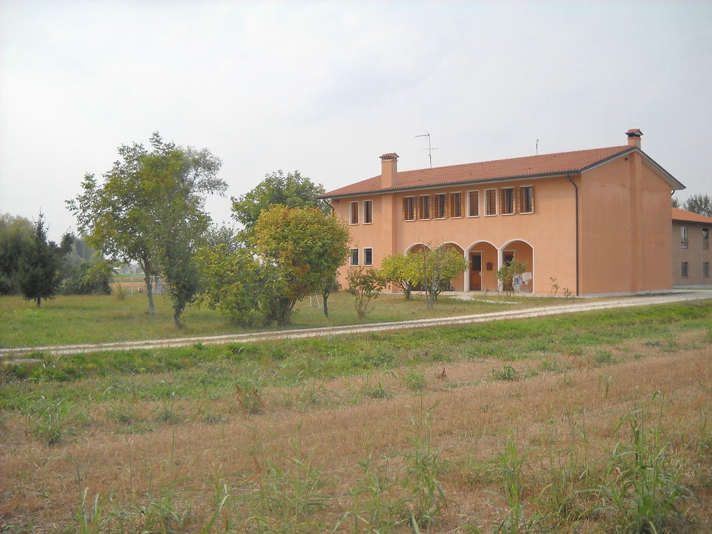Agriturismo Campi Di Grano 론카데 외부 사진