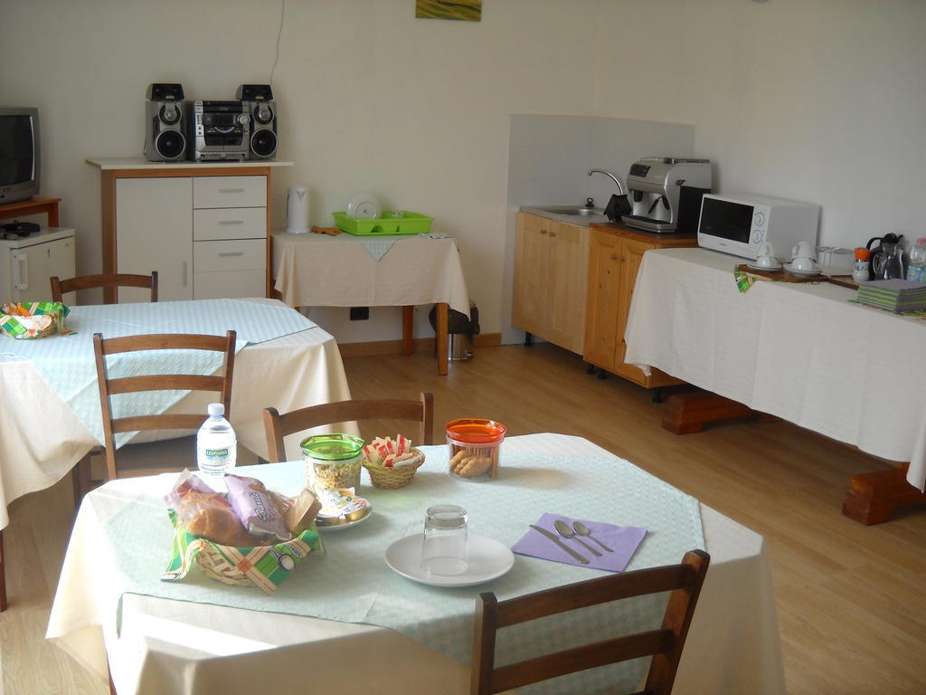 Agriturismo Campi Di Grano 론카데 외부 사진