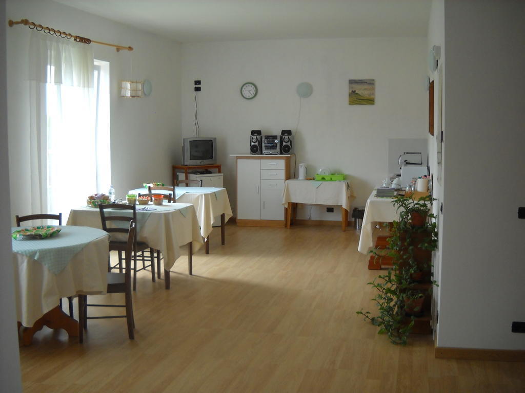 Agriturismo Campi Di Grano 론카데 외부 사진