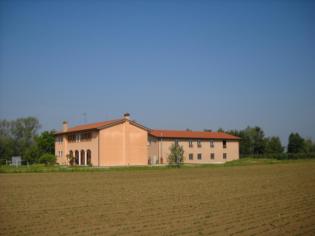Agriturismo Campi Di Grano 론카데 외부 사진